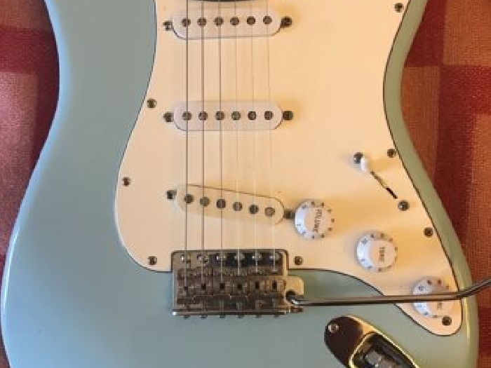 GUITARE   FENDER    TYPE CUSTOM SHOP STRATOCASTER    micros 54 +60+ BAR KNUCKEL