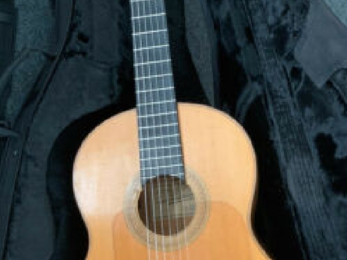 guitare signée du célèbre luthier Antonio Marin Montero, 1971, flamenca bianca