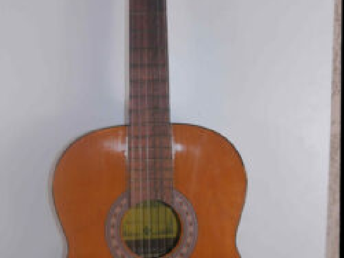 Ancienne  guitare  classique « Hernandez 2N »
