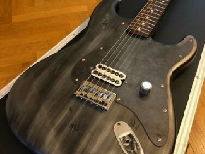 Fender Stratocaster Tom Delonge custom