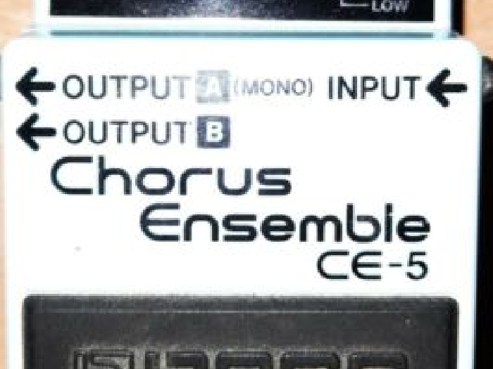 Boss Chorus CE-5  Pédales à effet guitare