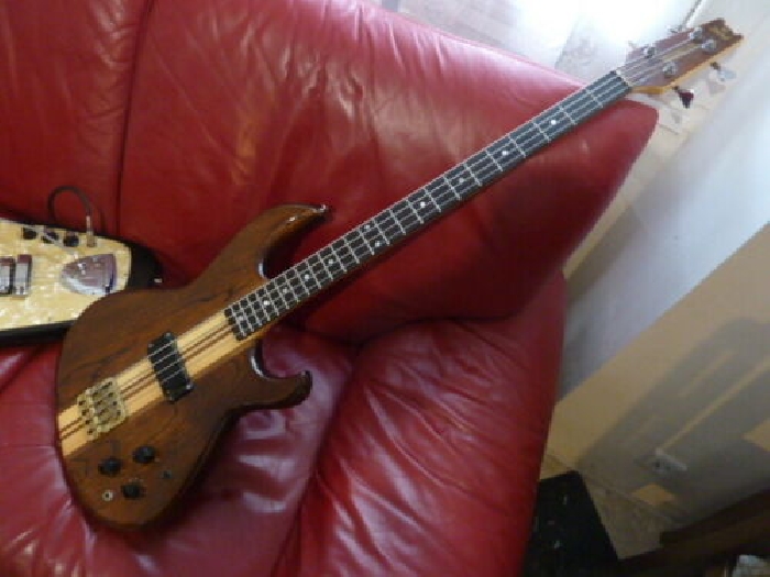 The Aria Pro II SB-1000 Passif / Actif Bass Made In Japan 1980 JV