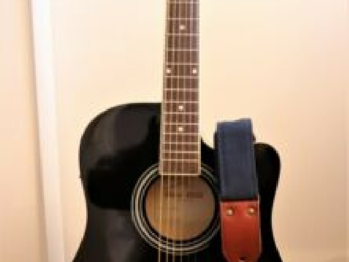  Guitare électro-acoustique - Black.   VENDUE