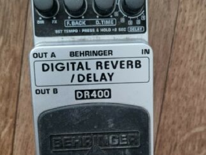 BEHRINGER  DR400 - DIGITAL REVERB/DELAY - pédale effet guitare