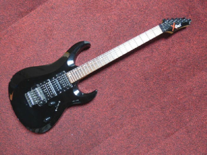 Guitare Electrique Cort X-6 Noire HSH Micros MightyMite Splitables Floyd Rose