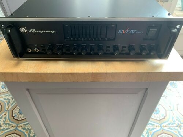 Ampeg SVT-4 pro bass head amp