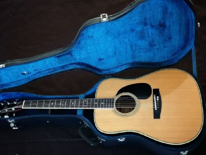 Fender F65 Vintage well conserved acoustic guitar with original hardshell