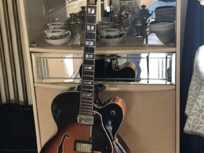 guitare jazz epiphone Broadway