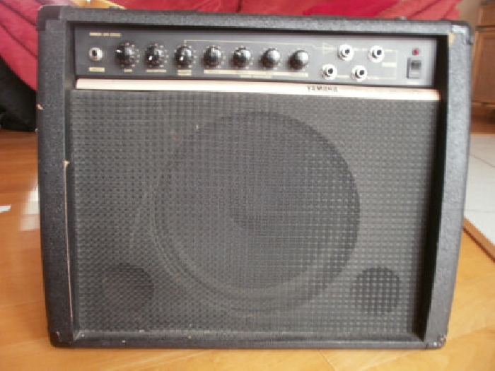 Ampli guitare Yamaha AR2500 25w 10