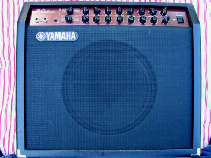 Ampli guitare Yamaha DG60 112   60w 1x12