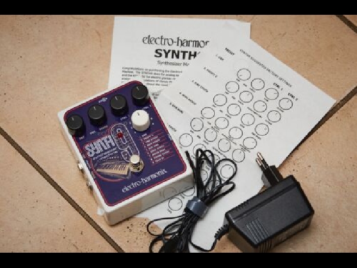synth9 electro harmonix pédale de guitare électrique simulation synthétiseur.