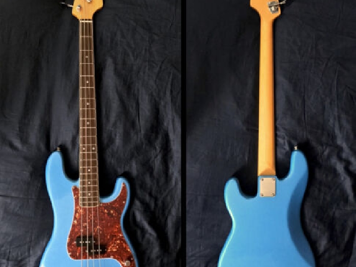 Precision Bass - Lake Placid Blue Nitro Finish + Case