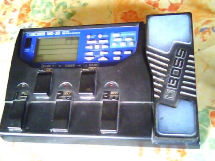 VIEUX  pédale /guitare / boss m e 30
