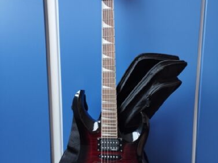 Cort X-11 - Black Cherry Sunburst - Guitare électrique + sacoche et cordes - TBE