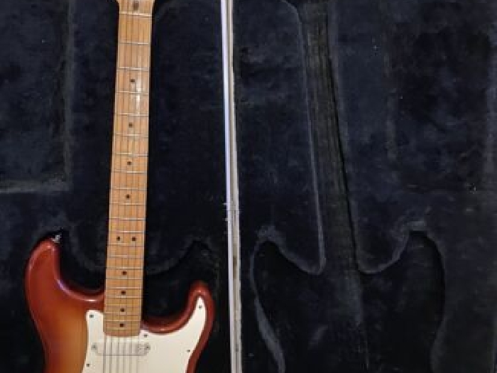 Fender Stratocaster Élite 1983.                         100% Originale  USA CBS