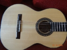 GUITARE CLASSIQUE  LUTHIER  AGUSTIN  ENRIQUEZ     MAI    2011 