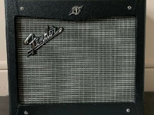 Guitare électrique IBANEZ GIO + ampli + accessoires + housse