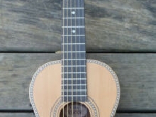 Guitare de voyage électro accoustique Viator. Etat Neuf.