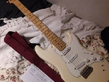 Fender Stratocaster Ed O´Brien Sustainer avec housse