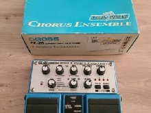 Boss CE-20 Chorus Ensemble Modulation Twin Pédale Guitare Dimensional processor 
