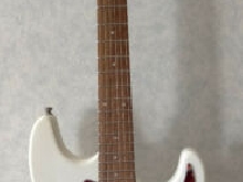 guitare électrique PRINCE P 235 forme strat (années 1980)TRES BON ETAT