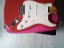 corps stratocaster squier fiesta red