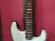 Guitare Fender Stratocaster, White Polar, assemblée