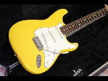 Fender Stratocaster Graffiti Yellow Plus USA Refin